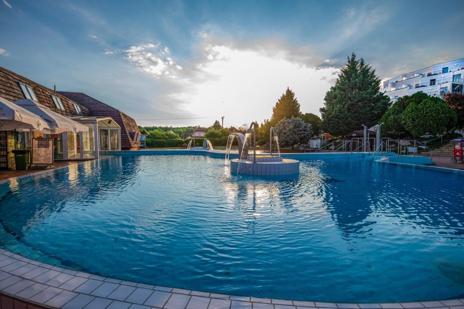 Gunaras Resort Spa Hotel Dombóvár Kültér fotó